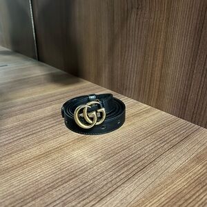 gucci mini black belt new ( with box and dust bag) (never wore)